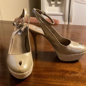 Jennifer Lopez heels